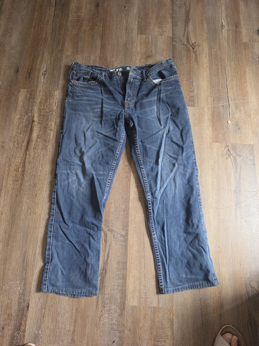 Men's Straight-Leg Jeans in Faded Blue